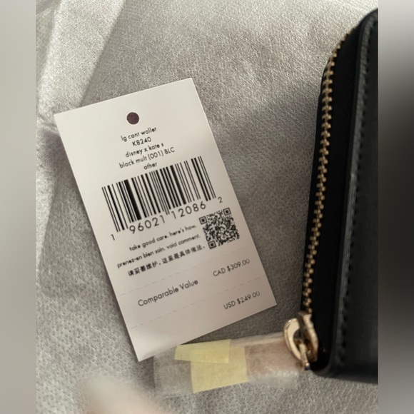 Kate Spade ♠️ Disney Dalmatian Wallet - Picture 4 of 4